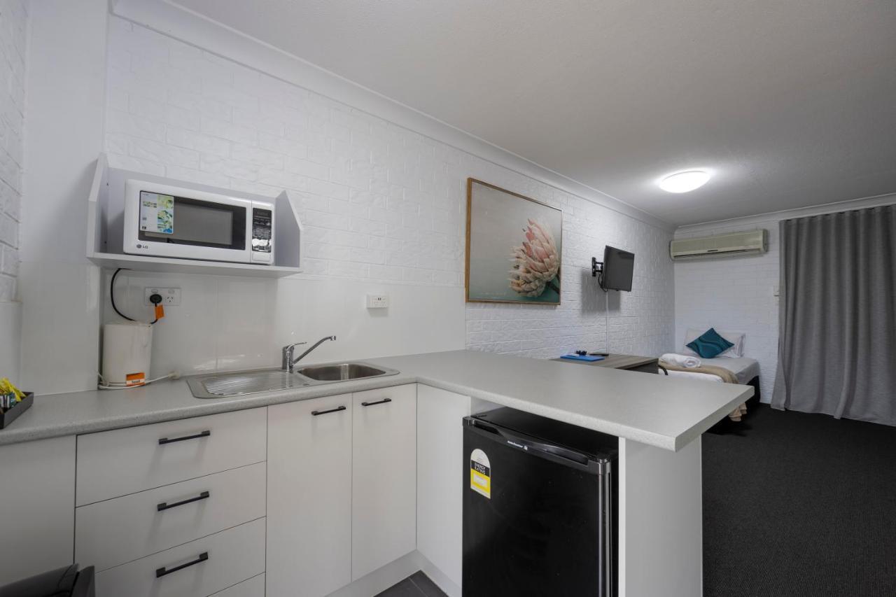 Bribie Waterways Motel Bongaree Екстериор снимка