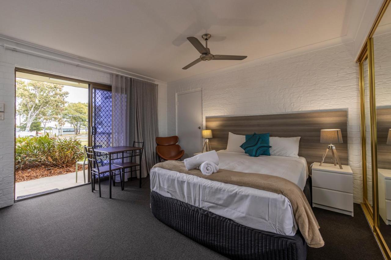 Bribie Waterways Motel Bongaree Екстериор снимка