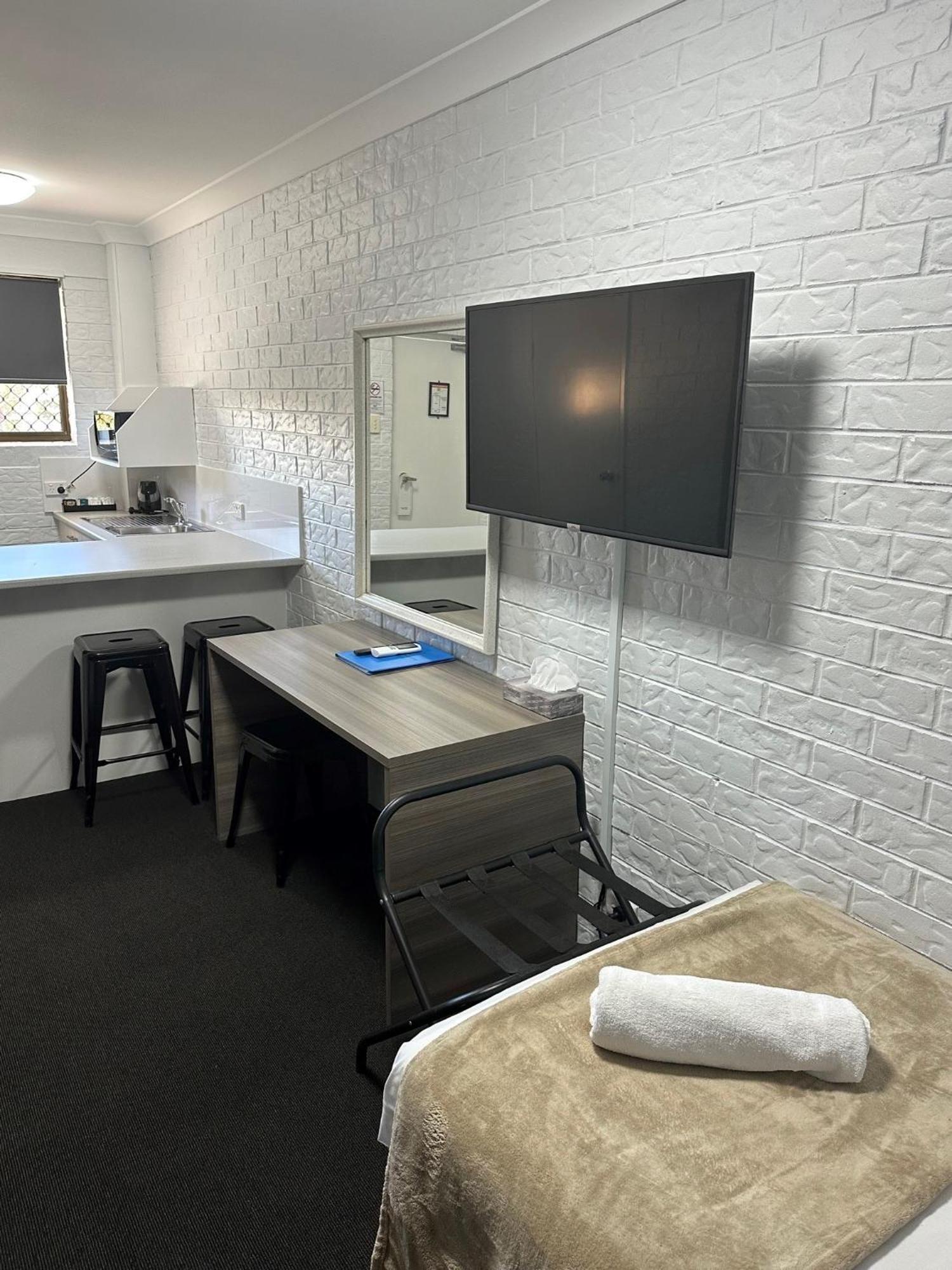 Bribie Waterways Motel Bongaree Екстериор снимка