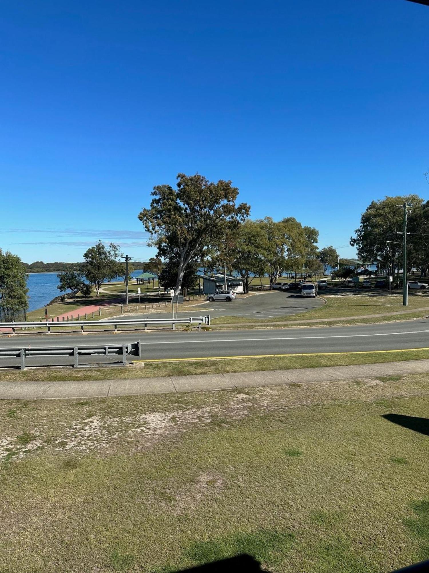 Bribie Waterways Motel Bongaree Екстериор снимка