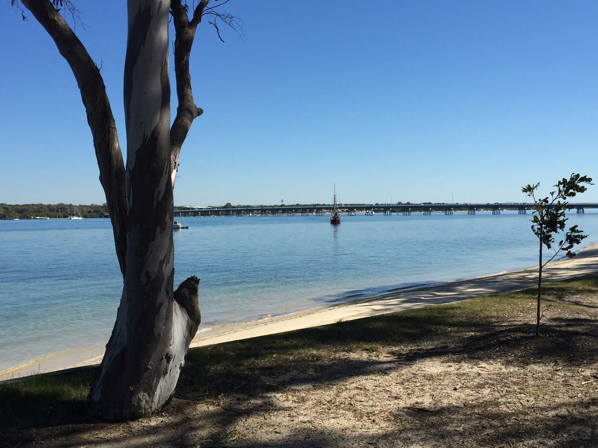 Bribie Waterways Motel Bongaree Екстериор снимка