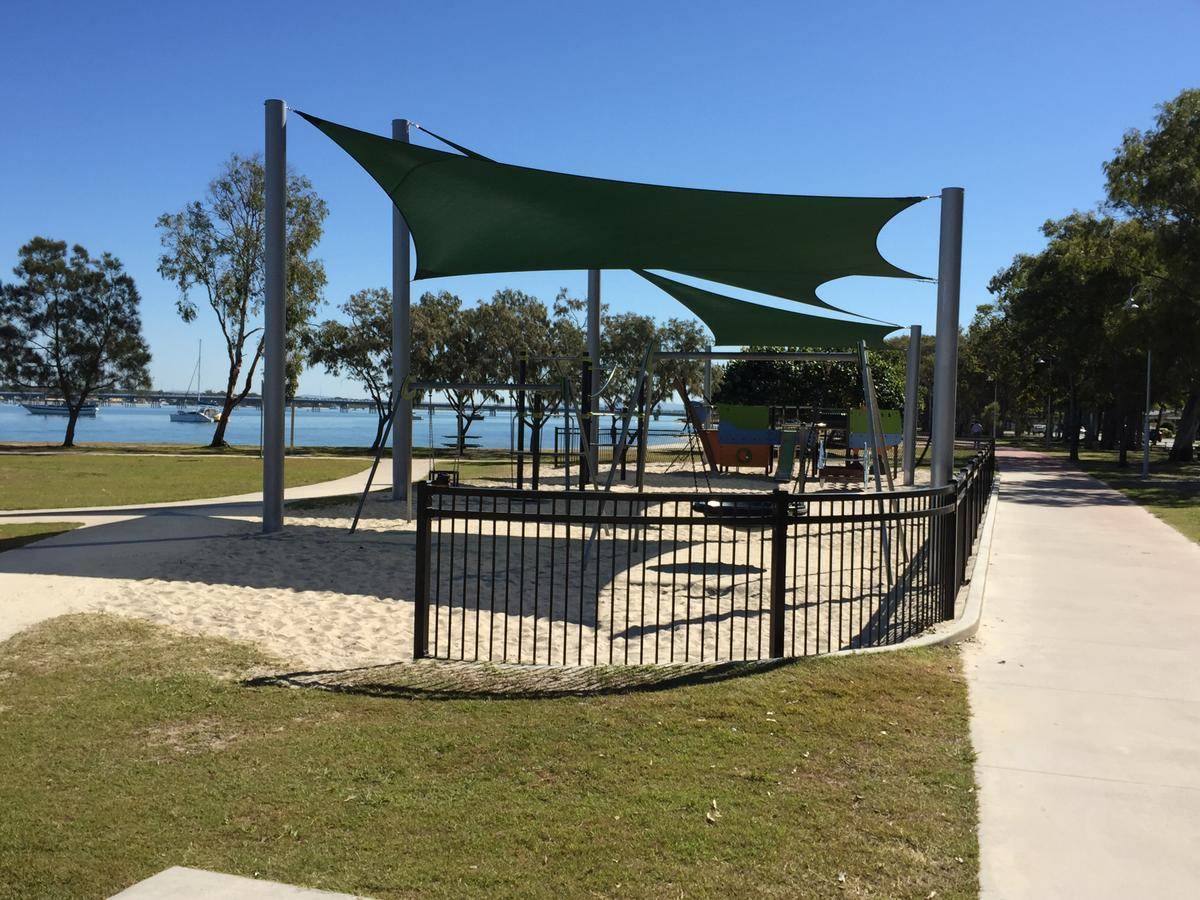 Bribie Waterways Motel Bongaree Екстериор снимка