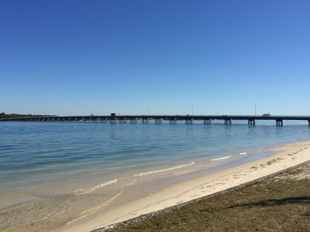 Bribie Waterways Motel Bongaree Екстериор снимка