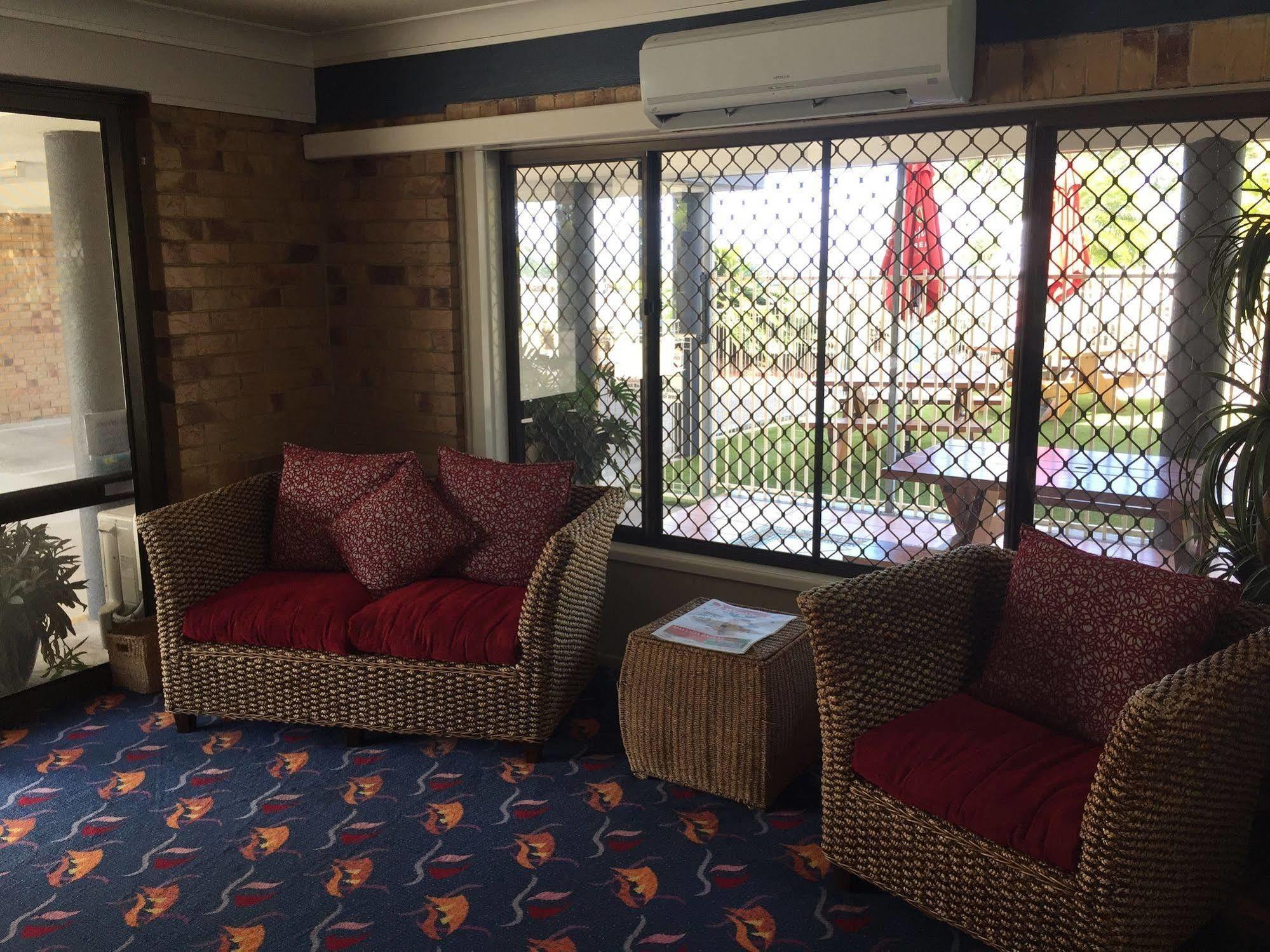 Bribie Waterways Motel Bongaree Екстериор снимка