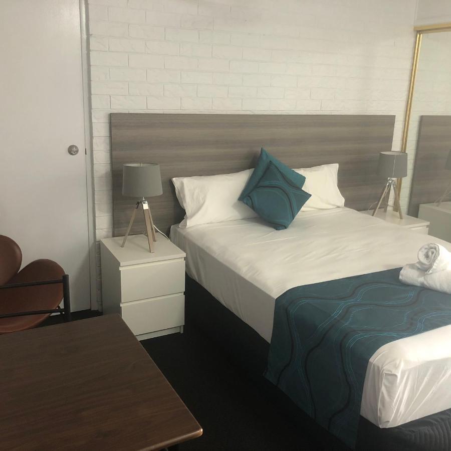 Bribie Waterways Motel Bongaree Екстериор снимка