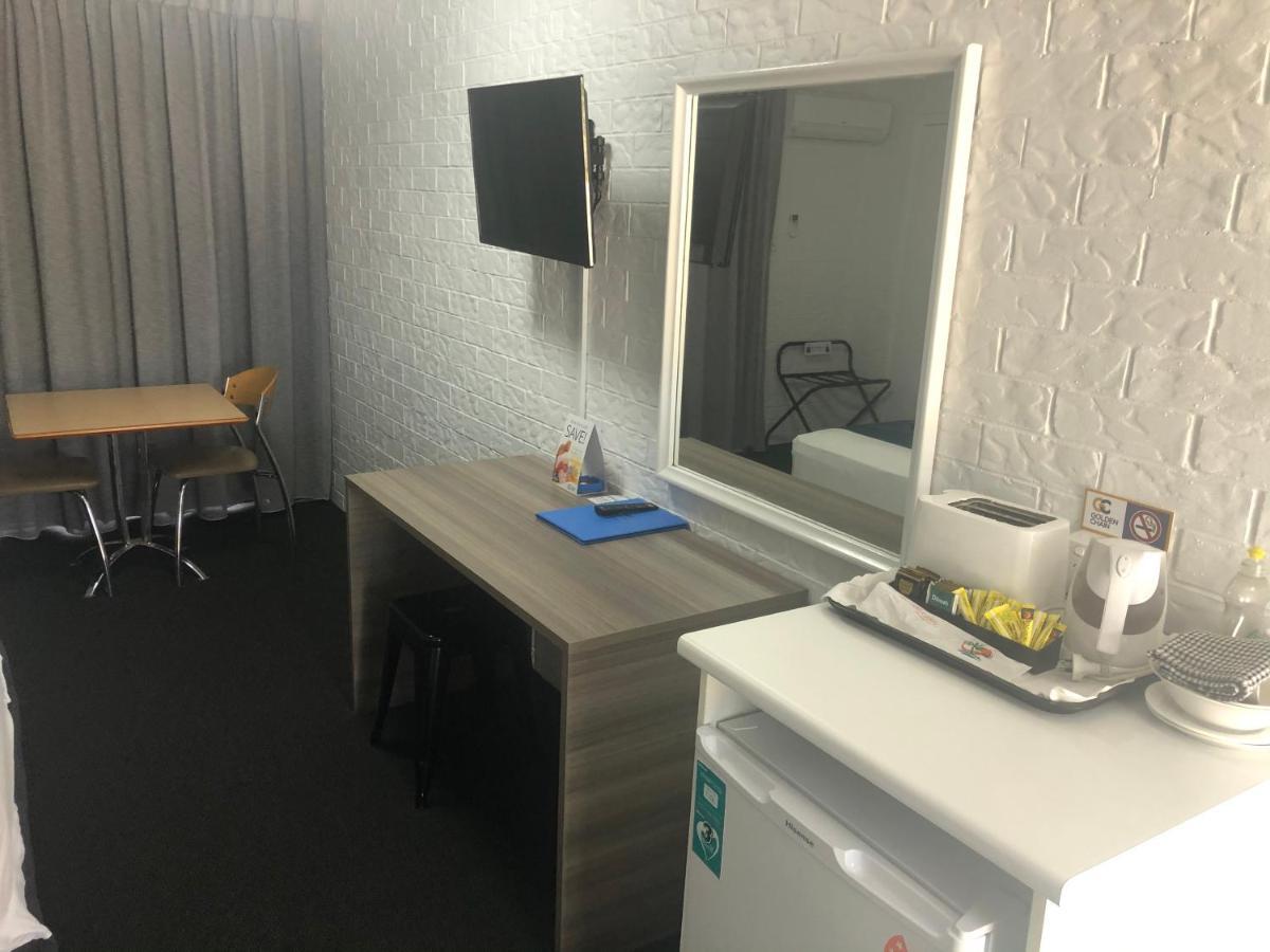 Bribie Waterways Motel Bongaree Екстериор снимка