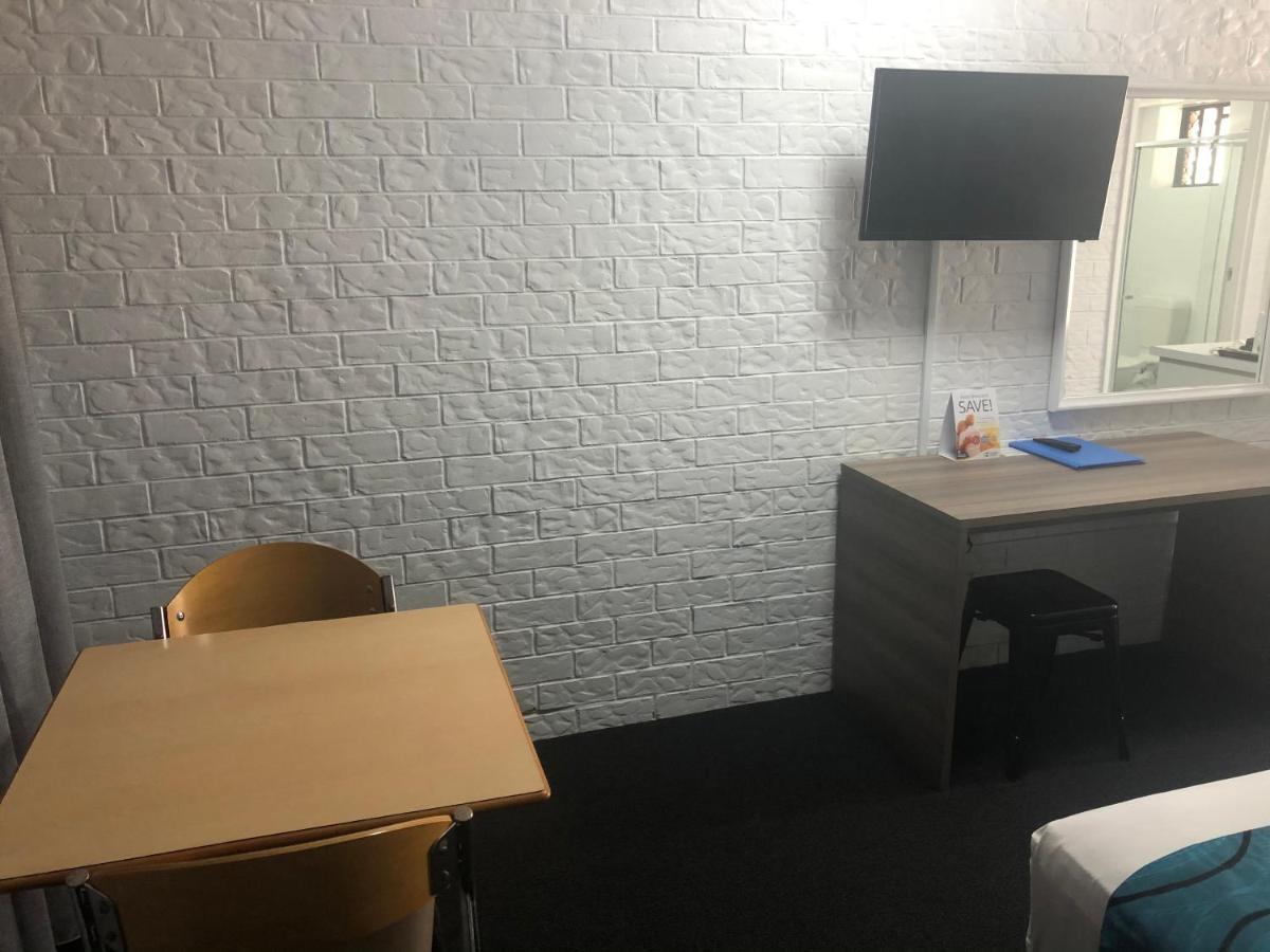 Bribie Waterways Motel Bongaree Екстериор снимка