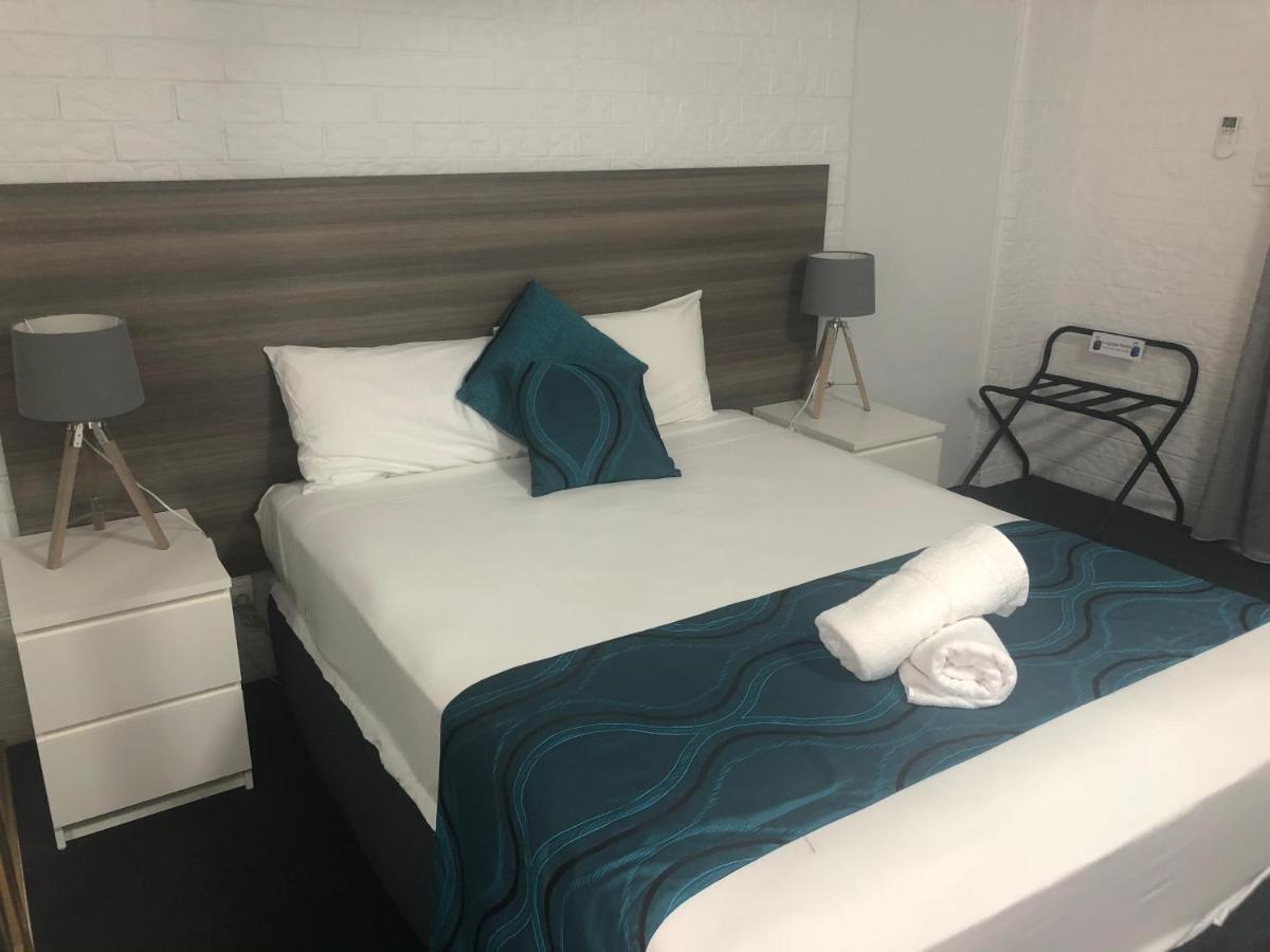 Bribie Waterways Motel Bongaree Екстериор снимка