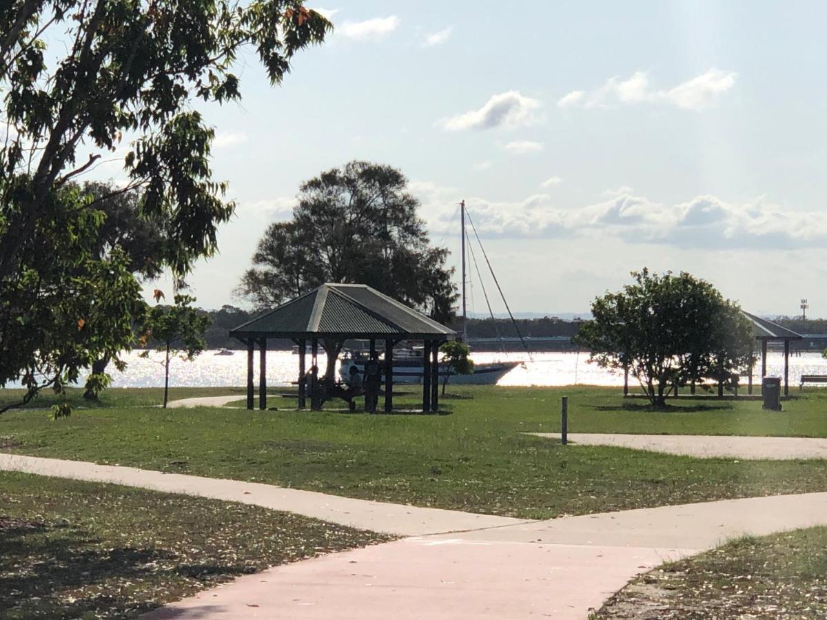Bribie Waterways Motel Bongaree Екстериор снимка
